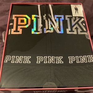 PINK set size small NWT $40 PRICE IS FIRM